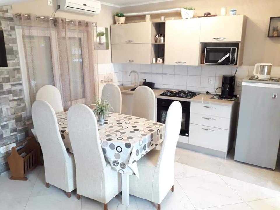 Apartment Mario Dramalj Bagian luar foto